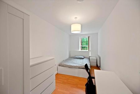 4 bedroom flat to rent - Photo 5