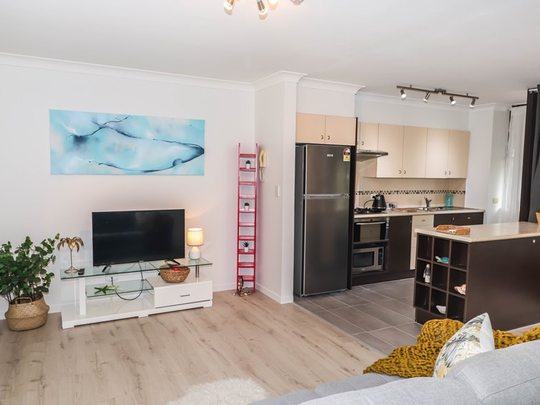 Unit 18, 37 Phillips Street, Spring Hill, QLD - Photo 1