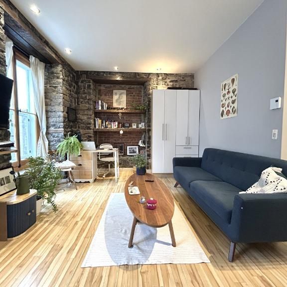 Loft entièrement meublé à louer Vieux-Québec juillet 2026 - Photo 1