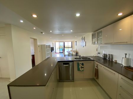 CBD LIVING - Photo 4