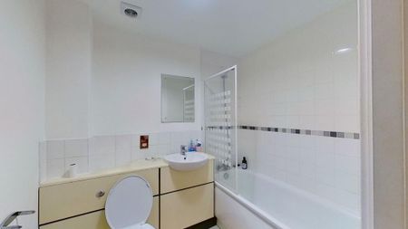 2 bedroom ground floor flat to rent - Photo 5