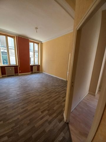 Appartement T3 en plein centre ville de Nevers - Photo 2