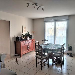 Location Appartement 4 pièces 74m² DOLE 39100 - Photo 2