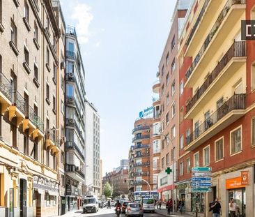 madrid, Community of Madrid 28002 - Photo 2