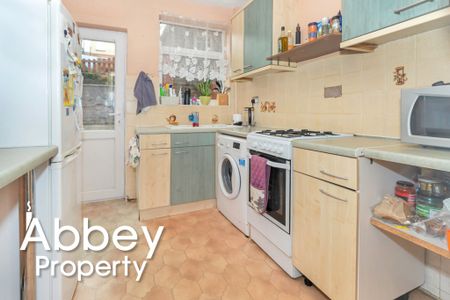 Cowper Street | Outer Town Centre | LU1 3SE - Photo 2