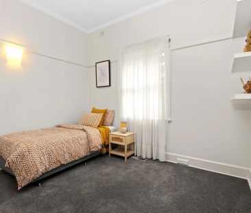 Elegant family living in prestigious East Bendigo locale. - Photo 6
