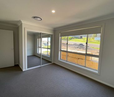 Modern 4-Bedroom Family Home - Photo 4