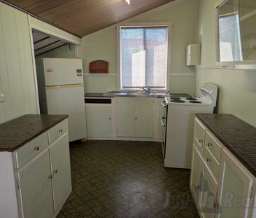 Affordable Seaside Cottage – One Block from the Waterfront - Photo 4