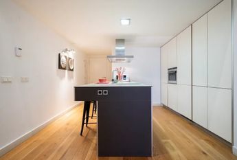 Calle de Valliciergo, Madrid, Community of Madrid 28005