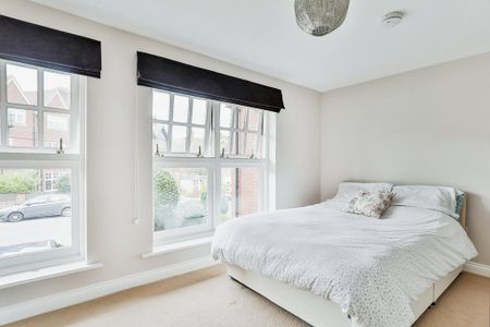 2 bedroom maisonette to rent - Photo 2