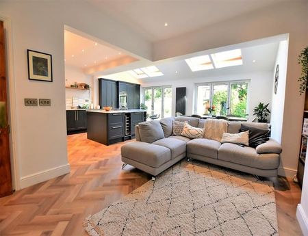 4 Bedroom Semi Detached Available Arranging tenancy - Photo 4