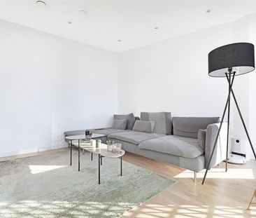 Ceramic Building, Newington Causeway, London - Photo 2