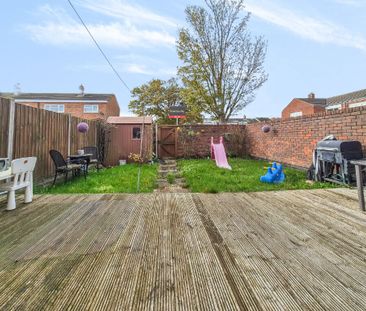 2 bedroom mid terraced house to rent, - Photo 5