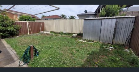 35 COCHRANE STREET, MINTO - Photo 2