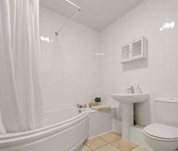 2 bedroom house to rent - Photo 1