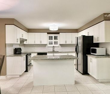 For Lease - 492 Palmtree Crescent, Oshawa, Ontario - Photo 3