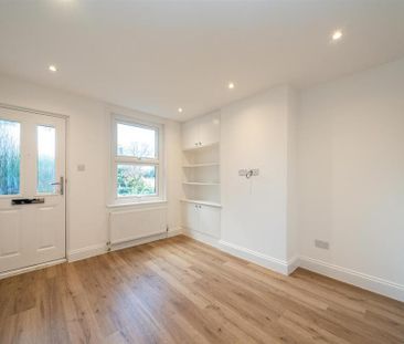 2 bedroom semi-detached house to rent - Photo 6