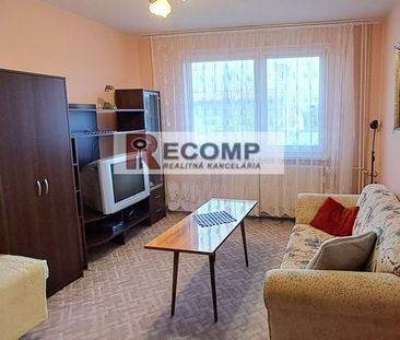 Prenájom 1-izbového bytu so zaskleným balkónom v Novej Lesnej - Photo 1