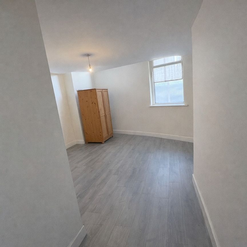 2 Bed Flat, Pocklingtons Walk, LE1 - Photo 1