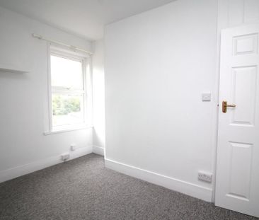 2 bedroom semi-detached house to rent - Photo 3