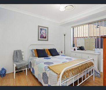 Neat Home in a quiet street - Photo 4