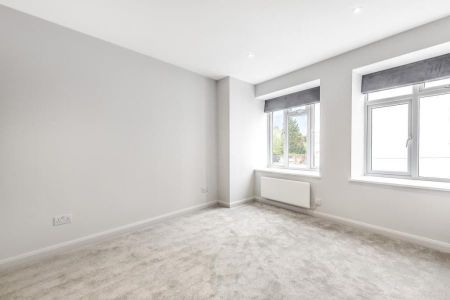 3 bedroom apartment to rent - Photo 4