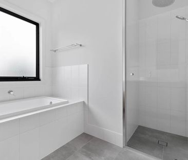 Windsor Gardens - Photo 2