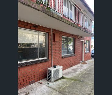 2/17 Alexander St, Collingwood, Vic 3066 - Photo 3