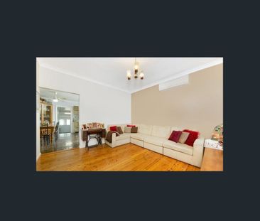 House and Large separate double garage on massive lot!! AVAILABLE N... - Photo 6