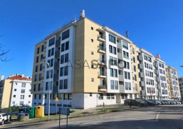 Apartamento T2 para alugar na Amadora
