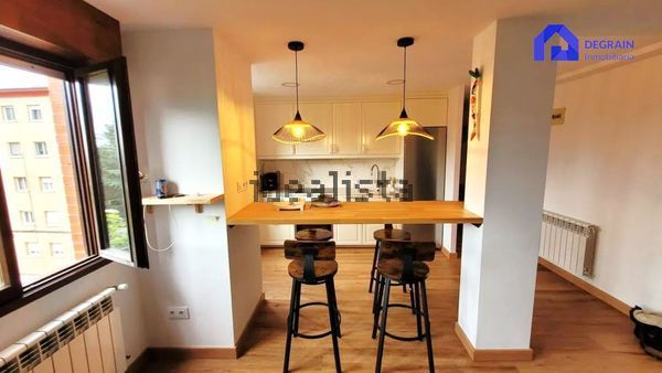 Alquiler de piso en Calle de San Lázaro - Photo 1