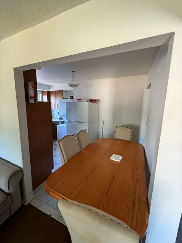 For Lease - 166 Kulpin Avenue Unit# Main floor, Bradford West Gwillimbury, Ontario - Photo 4