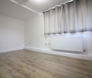 Humber Way, Slough - Photo 2