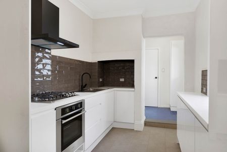 81 Boronia Street, Redfern NSW 2016 - House For Rent | Domain - Photo 3