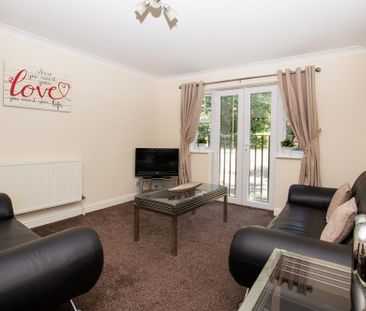 2 bedroom flat to rent - Photo 2