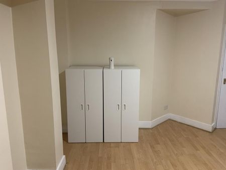 2 bedroom maisonette to rent - Photo 5
