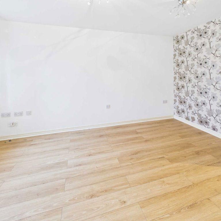 2 bedroom townhouse to rent - Photo 1