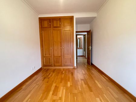 T3 para arrendar em condomínio com localização privilegiada junto Praça de Espanha, Sete Rios, Campolide. - Photo 5