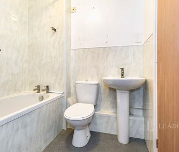 studio to rent Celia Close, Waterlooville, Hampshire, PO7 - Photo 2