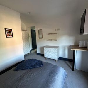 1 bedroom semi-detached house to rent - Photo 2