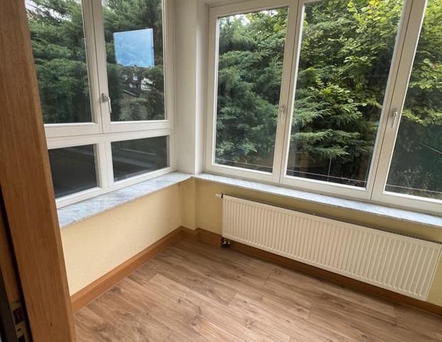 Helle 3-Zimmer-Wohnung mit Balkon & Wintergarten in zentraler Lag - Photo 1