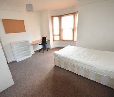 4 bedroom terraced house to rent - Photo 5