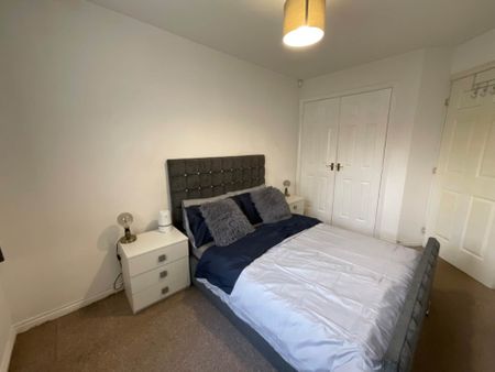 Price £825 pcm - Available Now - Furnished - Photo 2