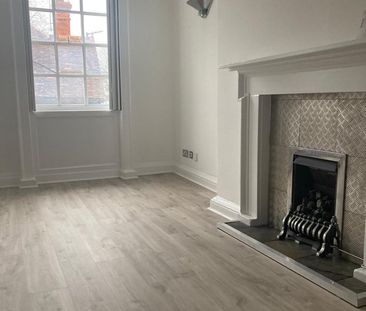 1 Bed Flat, Castle Street, RG1 - Photo 2