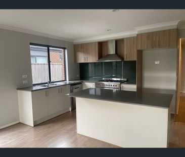 51 Blackman Drive, Warragul, Vic 3820 - Photo 3