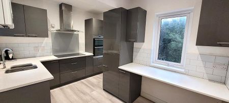 1 bedroom in a house share to rent - Photo 3