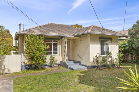 29 Summerhill Road, Reservoir VIC 3073 - Photo 2
