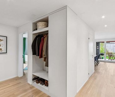 Moderne und lichtdurchflutete 4.5-Zimmer-Wohnung mit Gartenfläche - Photo 6