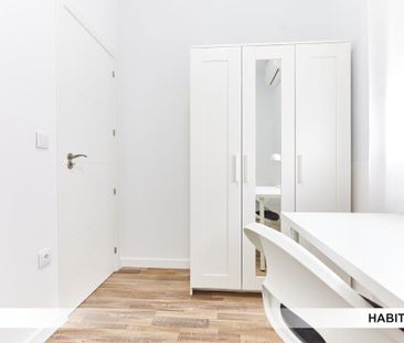 Calle Cardenal Rodrigo de Castro, Sevilla, Andalusia 41005 - Photo 6