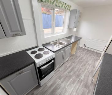 3 bedroom semi-detached house to rent - Photo 6